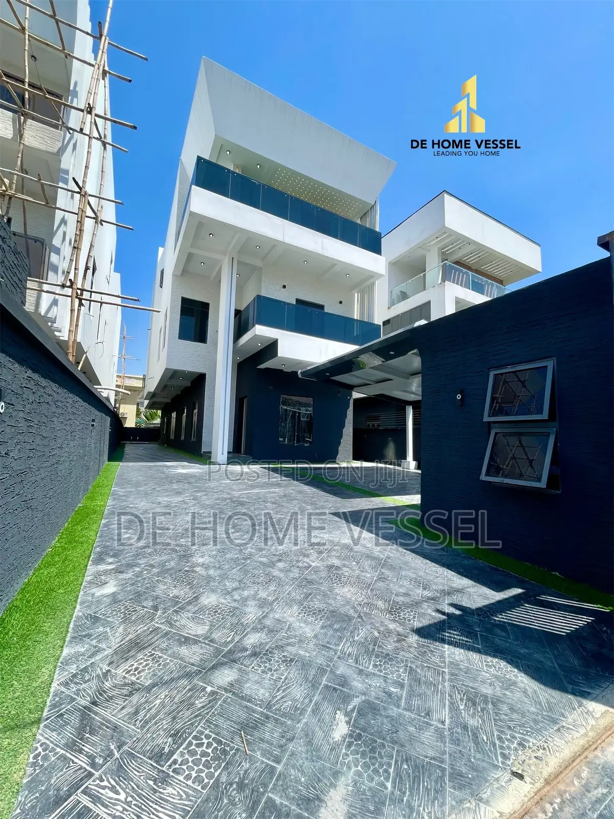 5bdrm Duplex in Lekki Phase 1 for sale