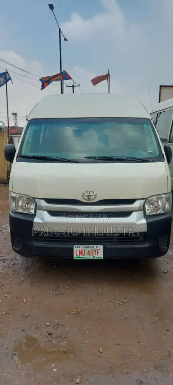 Hiace Bus/ Coastal Bus for Hire/Lease