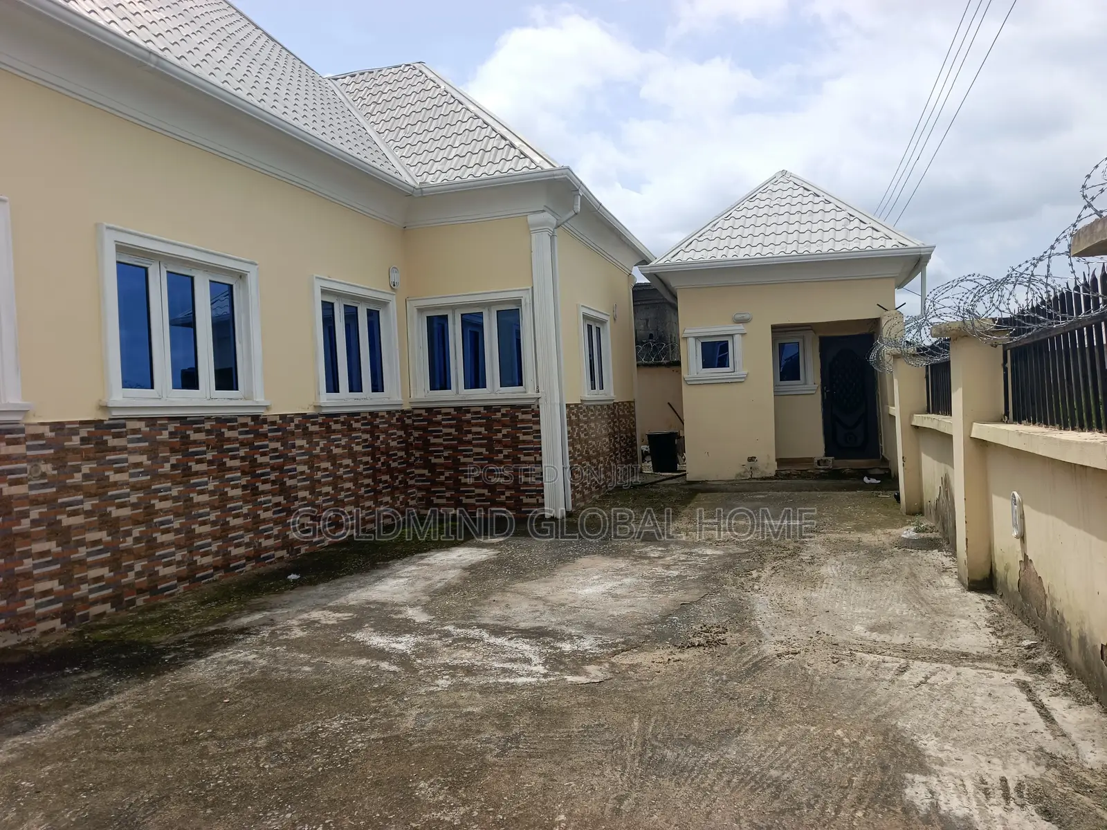 3bdrm Bungalow in Goldmind Estate, Sabon Lugbe for sale