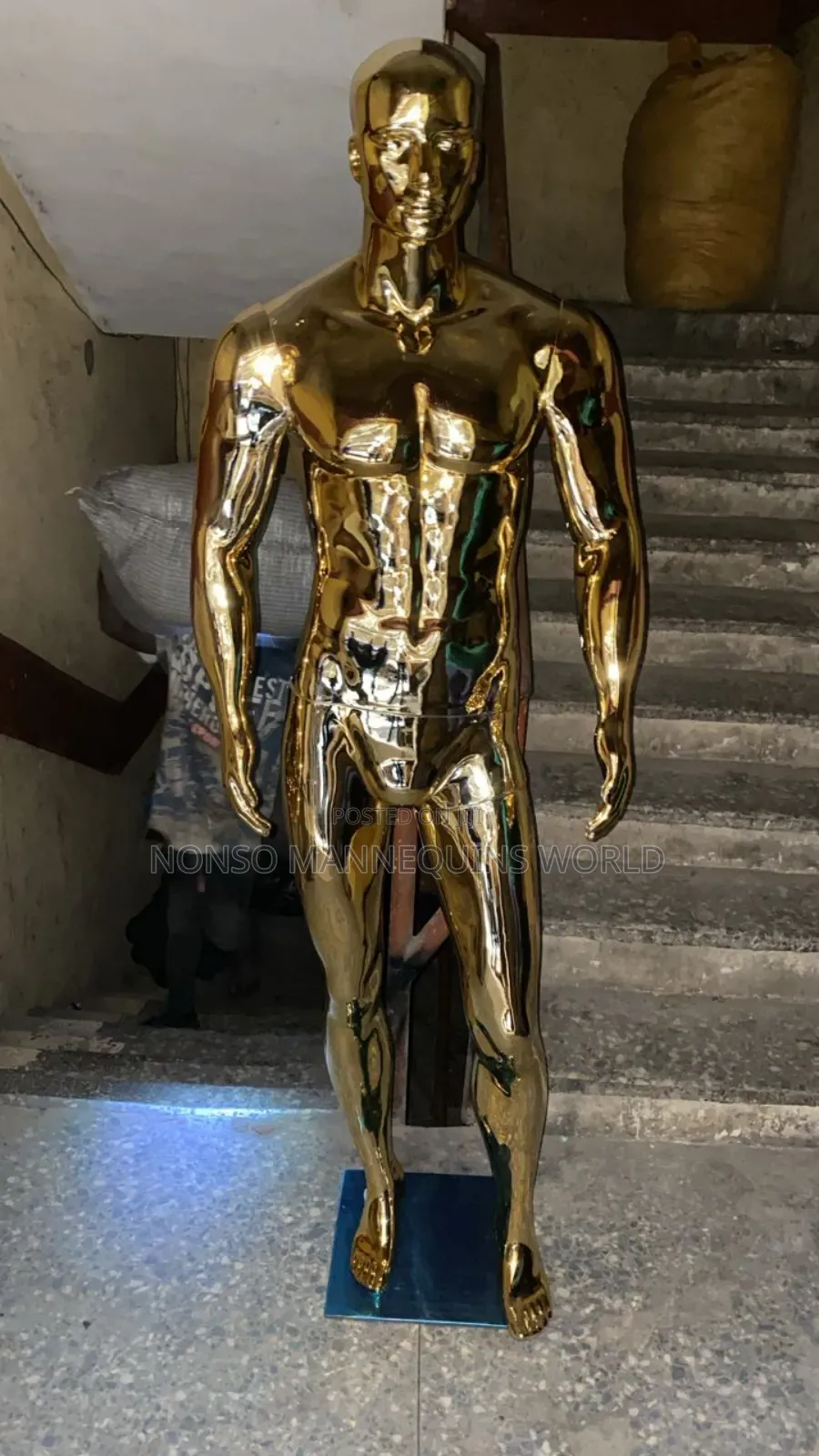 Big Body Gold Male Mannequin That Has Face