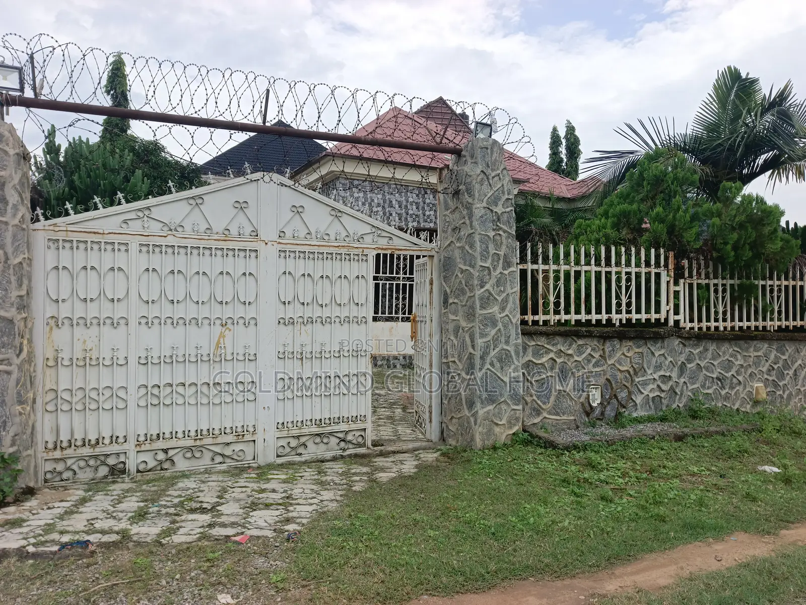 3bdrm Bungalow in Goldmind Estate, Sabon Lugbe for sale