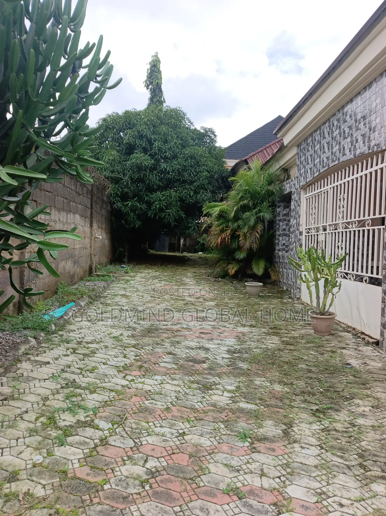 3bdrm Bungalow in Goldmind Estate, Sabon Lugbe for sale