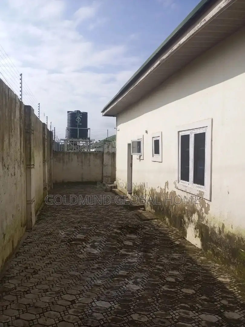 Furnished 3bdrm Bungalow in Fha Lugbe for sale