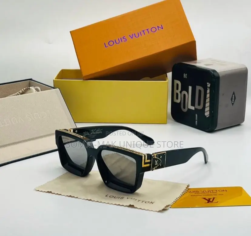 Fashionable Trendy Eye Glasses