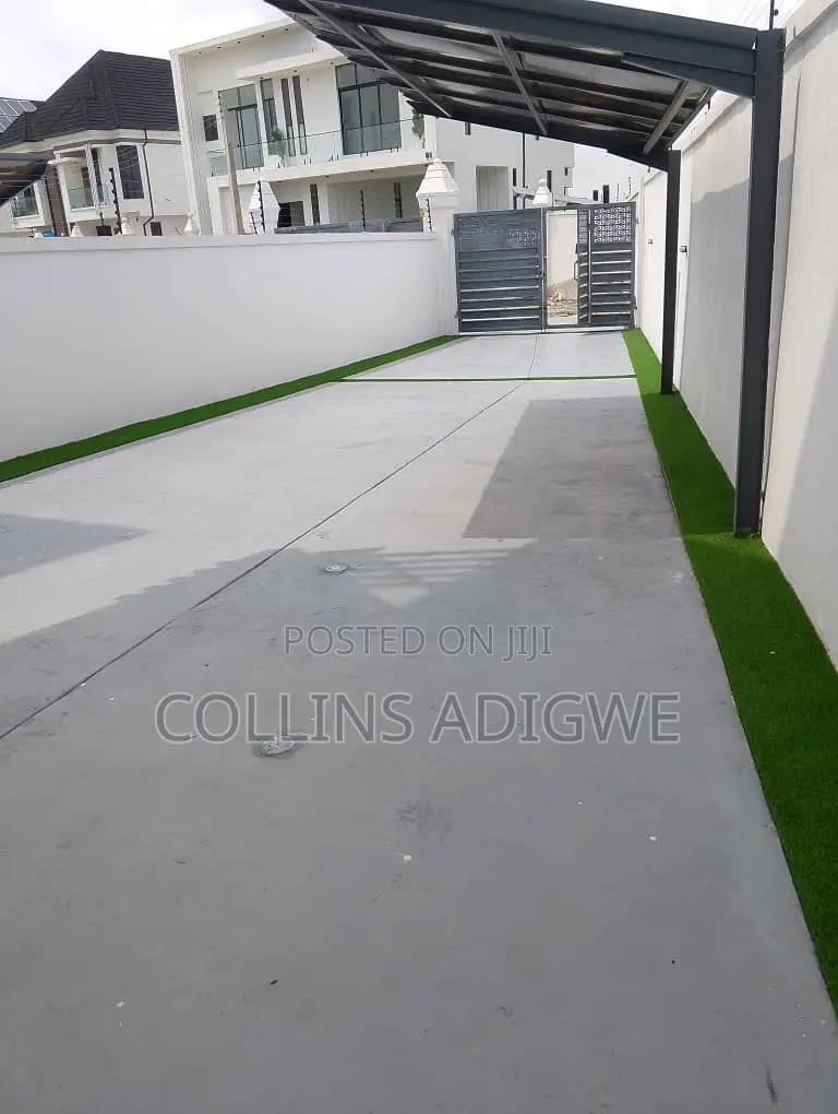 5bdrm Duplex in Royal Pine Estate, Chevron for sale