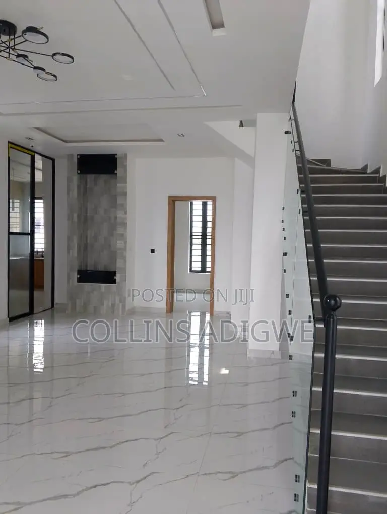 5bdrm Duplex in Royal Pine Estate, Chevron for sale