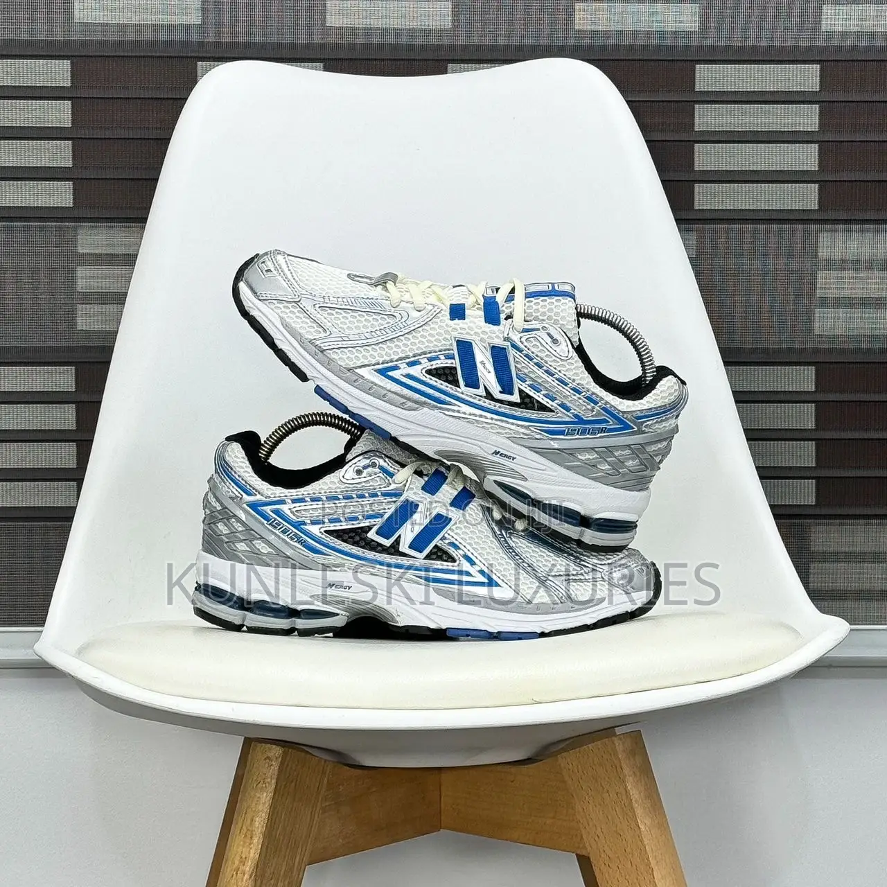 Original New Balance 1906R Metallic Sneakers in Two Colors