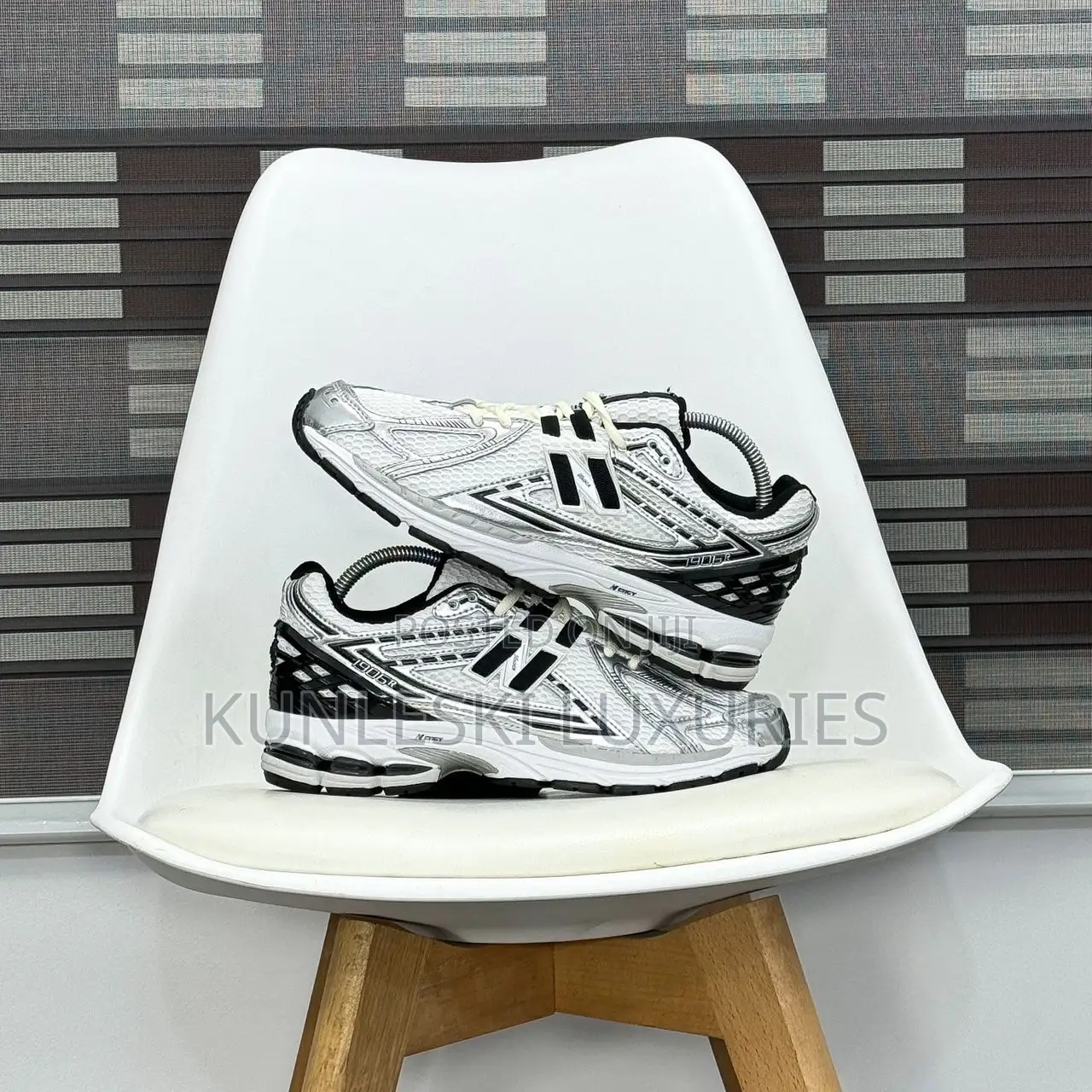 Original New Balance 1906R Metallic Sneakers in Two Colors