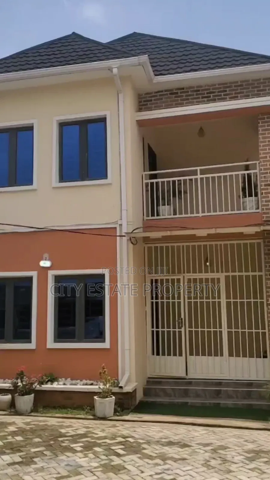 Furnished 5bdrm Duplex in Durumi for sale