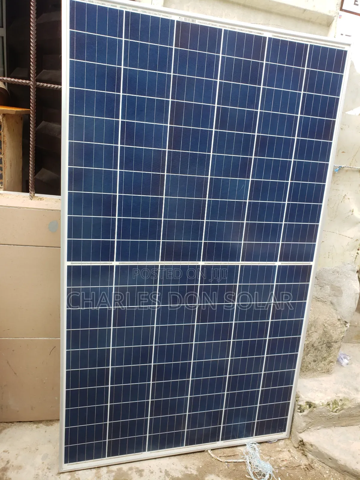 Canadian 550watts Solar Panel