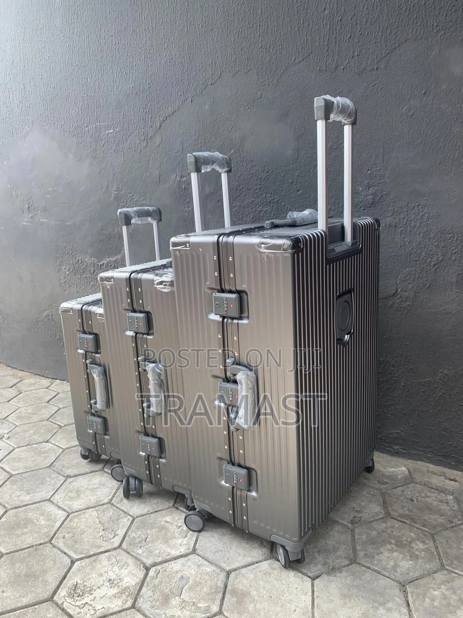 Gray Pc Hard Case Travel Luggage - Quality and Durable