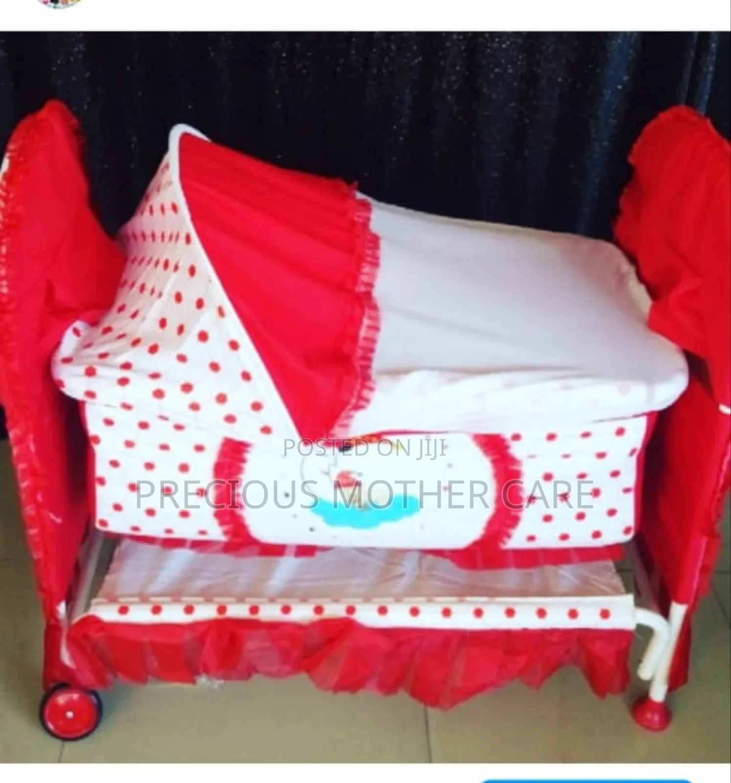 Baby Cot With Storage and Mosquitoes Net