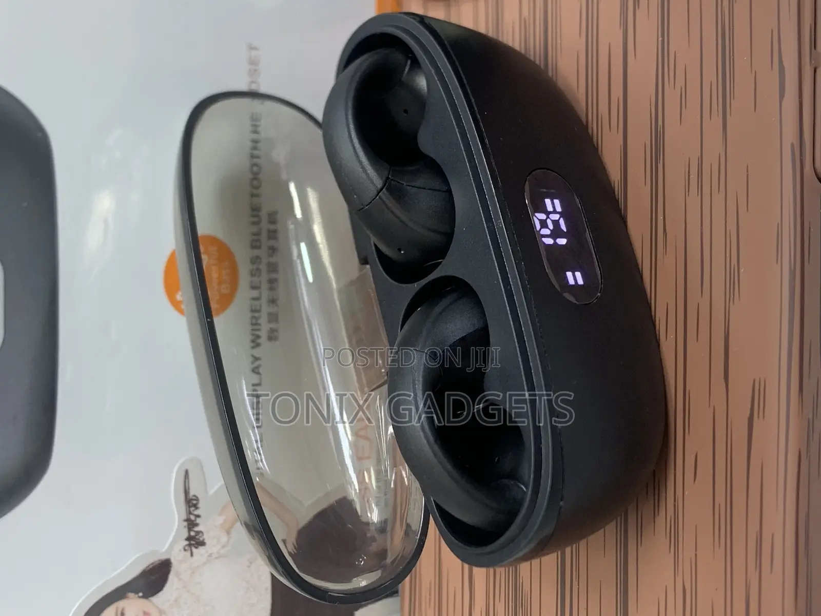 Earring Style Bluetooth Clip-on Earbuds With Digital Display