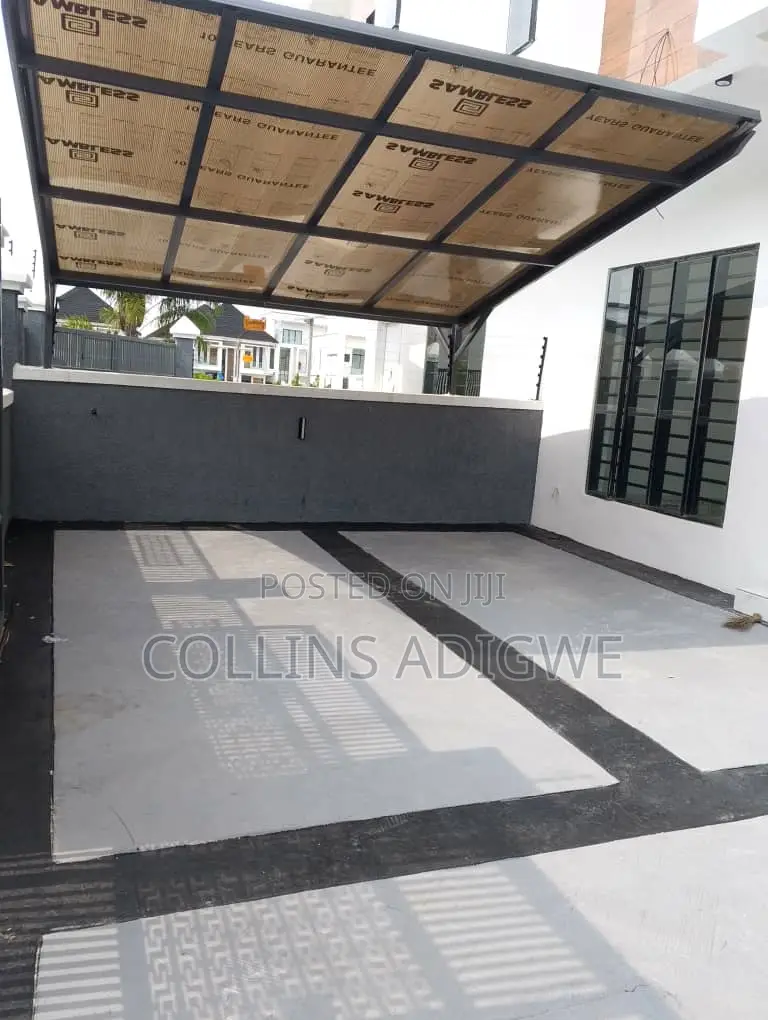 4bdrm Duplex in Orchid Chevron for sale