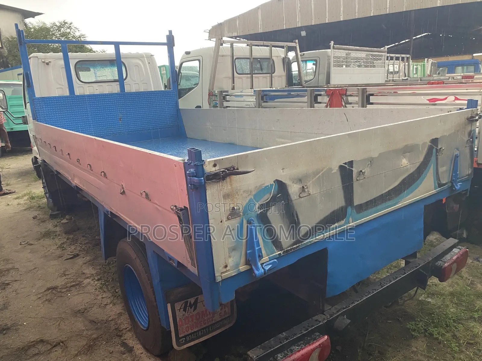 Nissan Cabstar 6tyres