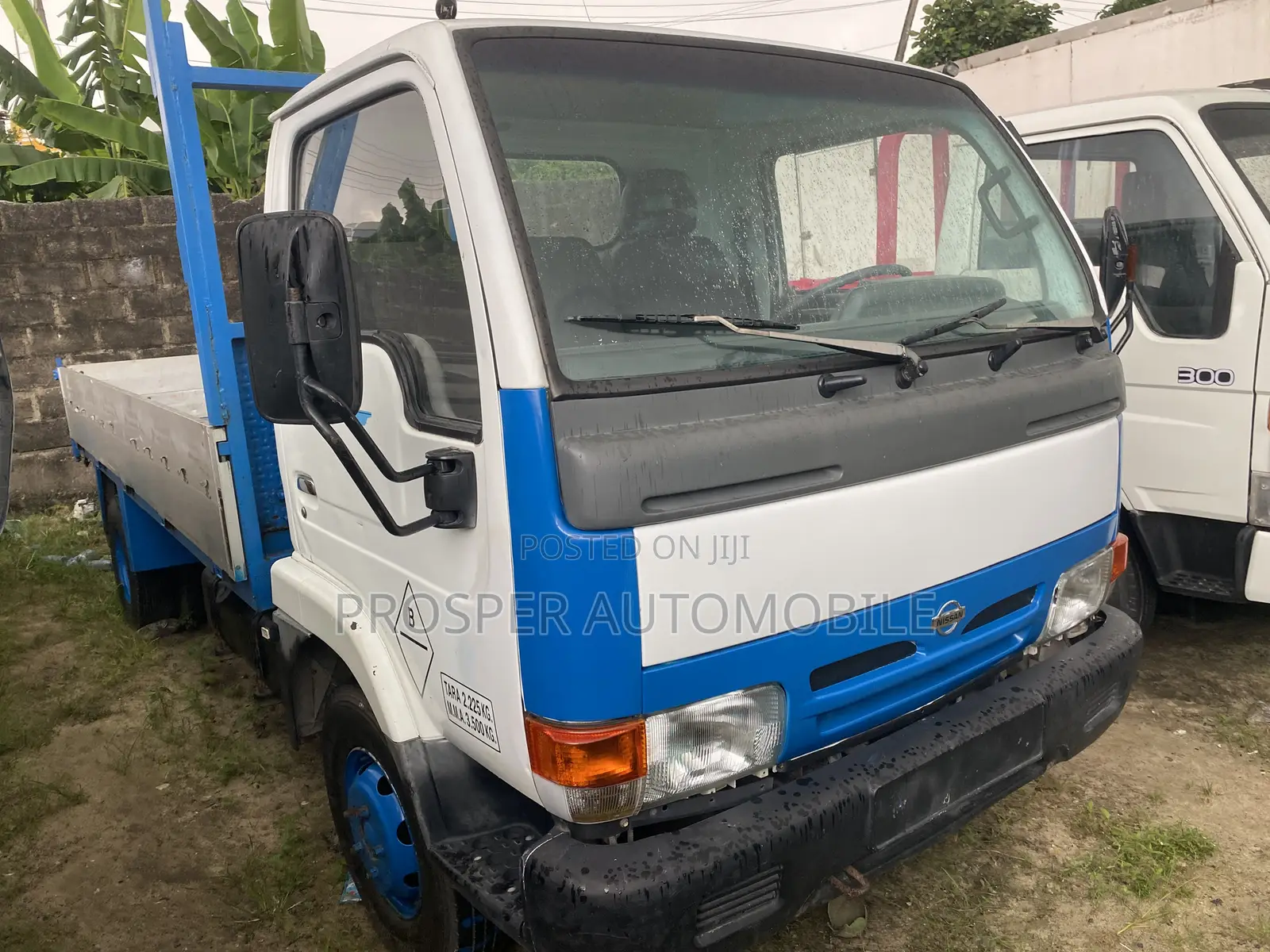 Nissan Cabstar 6tyres