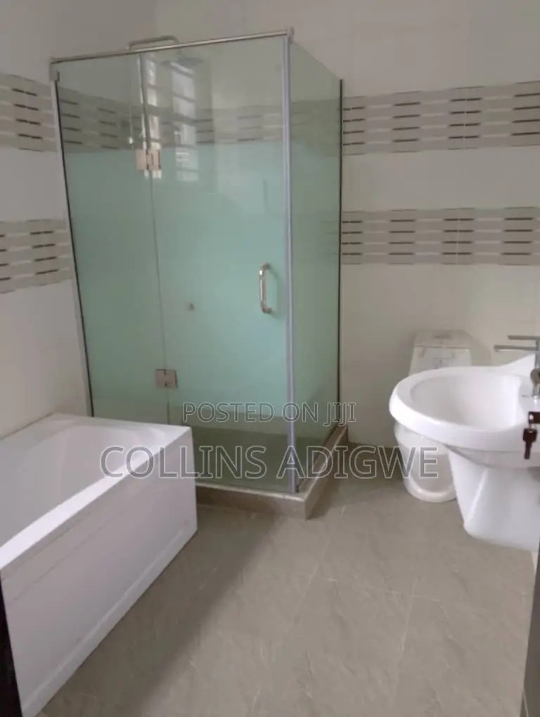 4bdrm Duplex in Orchid Road. Lekki, Chevron for sale