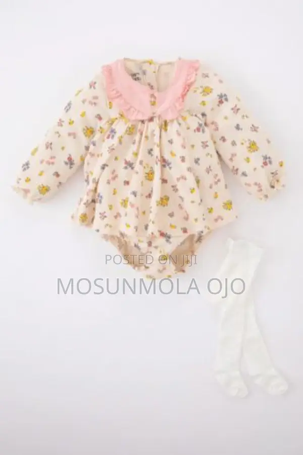 2 Piece Regular Fit Big Neck Flower Set
