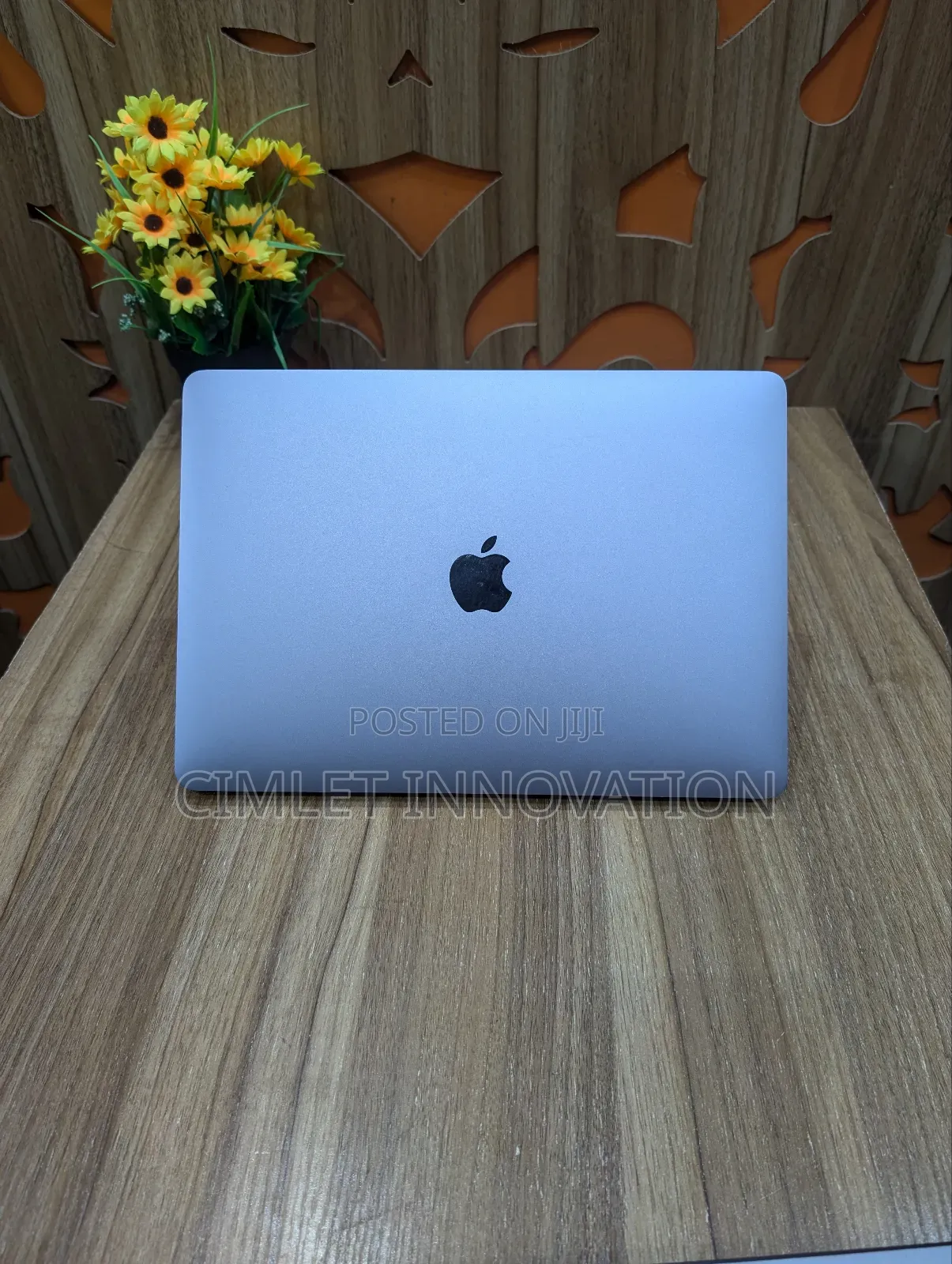 Laptop Apple MacBook Pro 2022 M2 8GB Apple M2 SSD 256GB