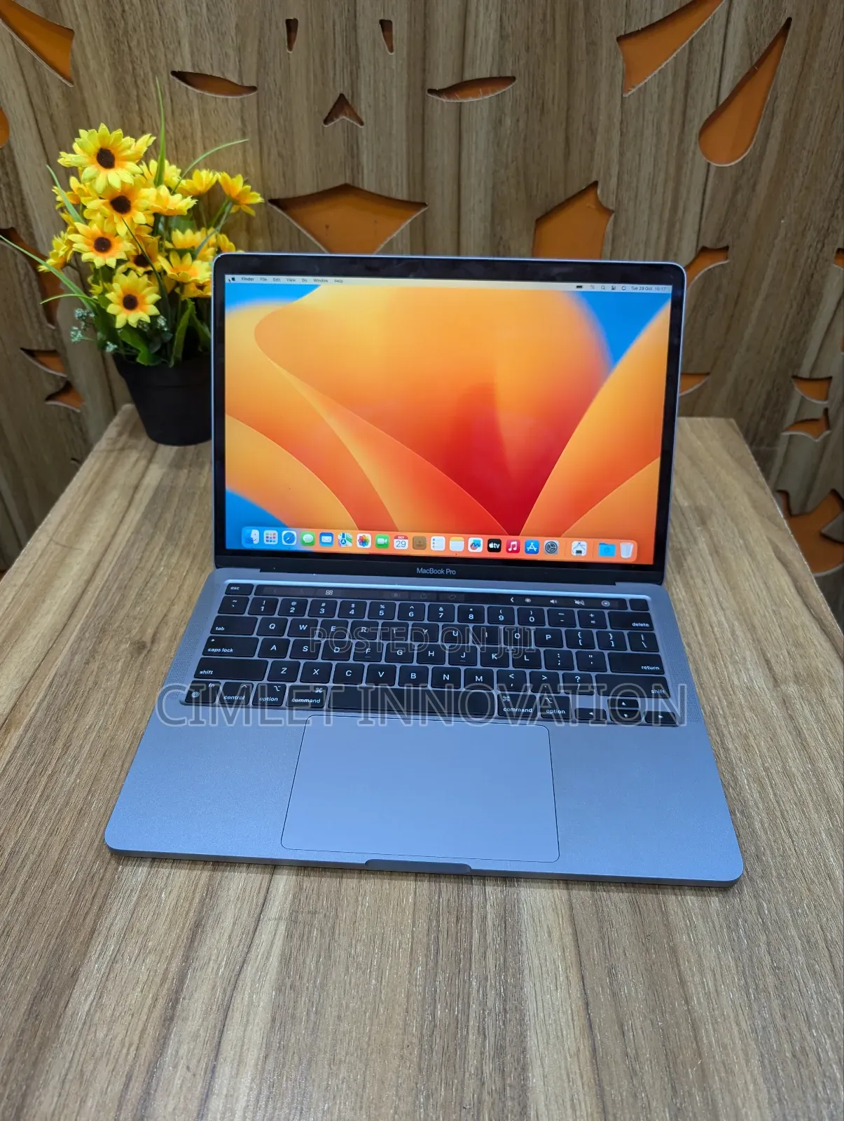 Laptop Apple MacBook Pro 2022 M2 8GB Apple M2 SSD 256GB