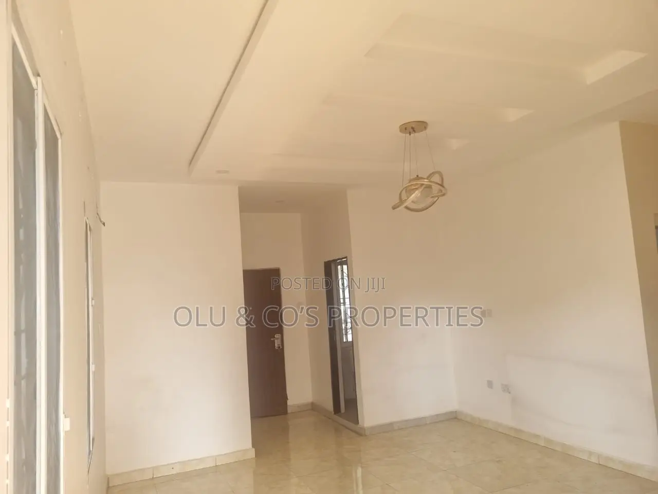 5bdrm Block of Flats in River Pack Estate, Lugbe District for rent