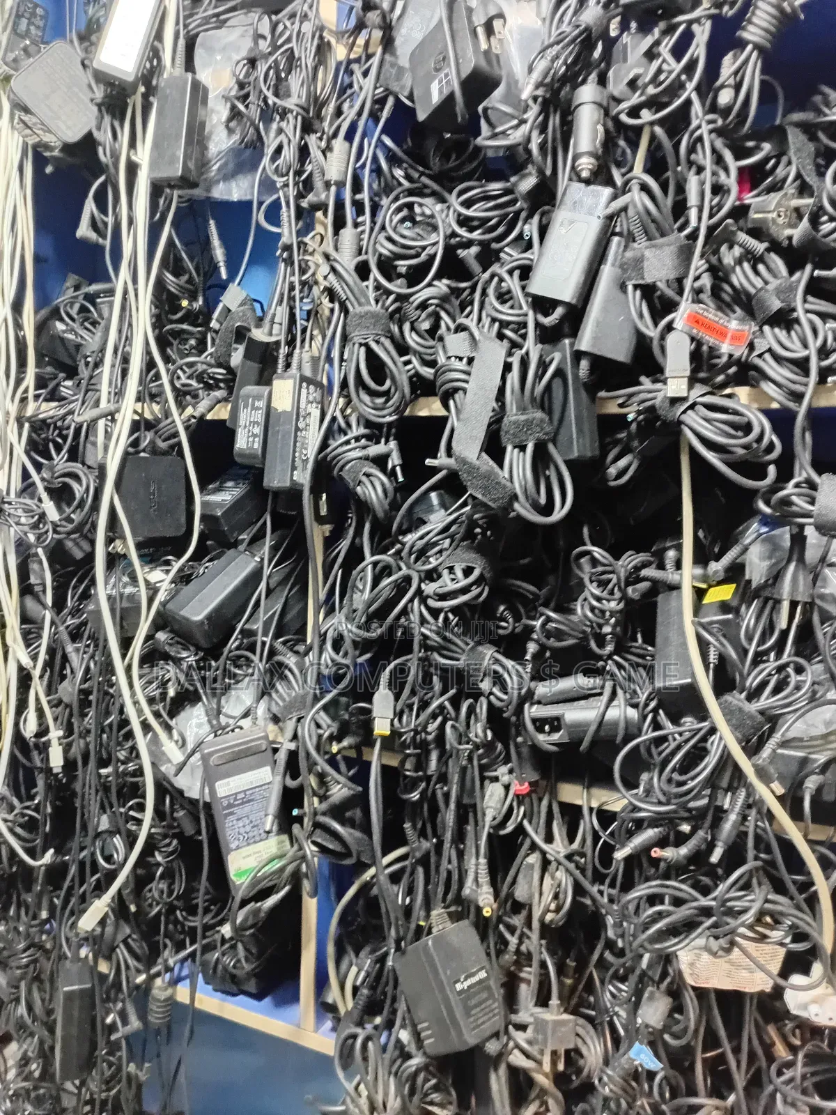 Laptops Chargers(Hp, Macbook, Lenovo, Dell, Acer )