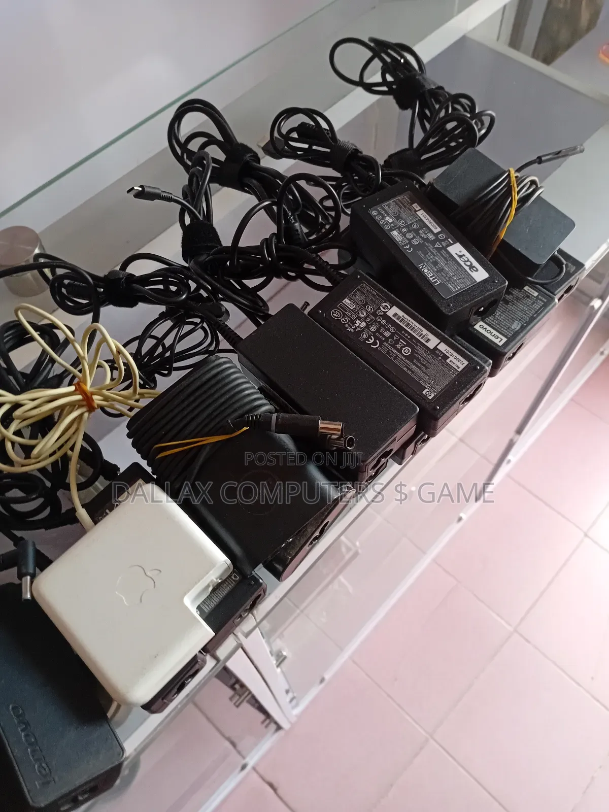 Laptops Chargers(Hp, Macbook, Lenovo, Dell, Acer )