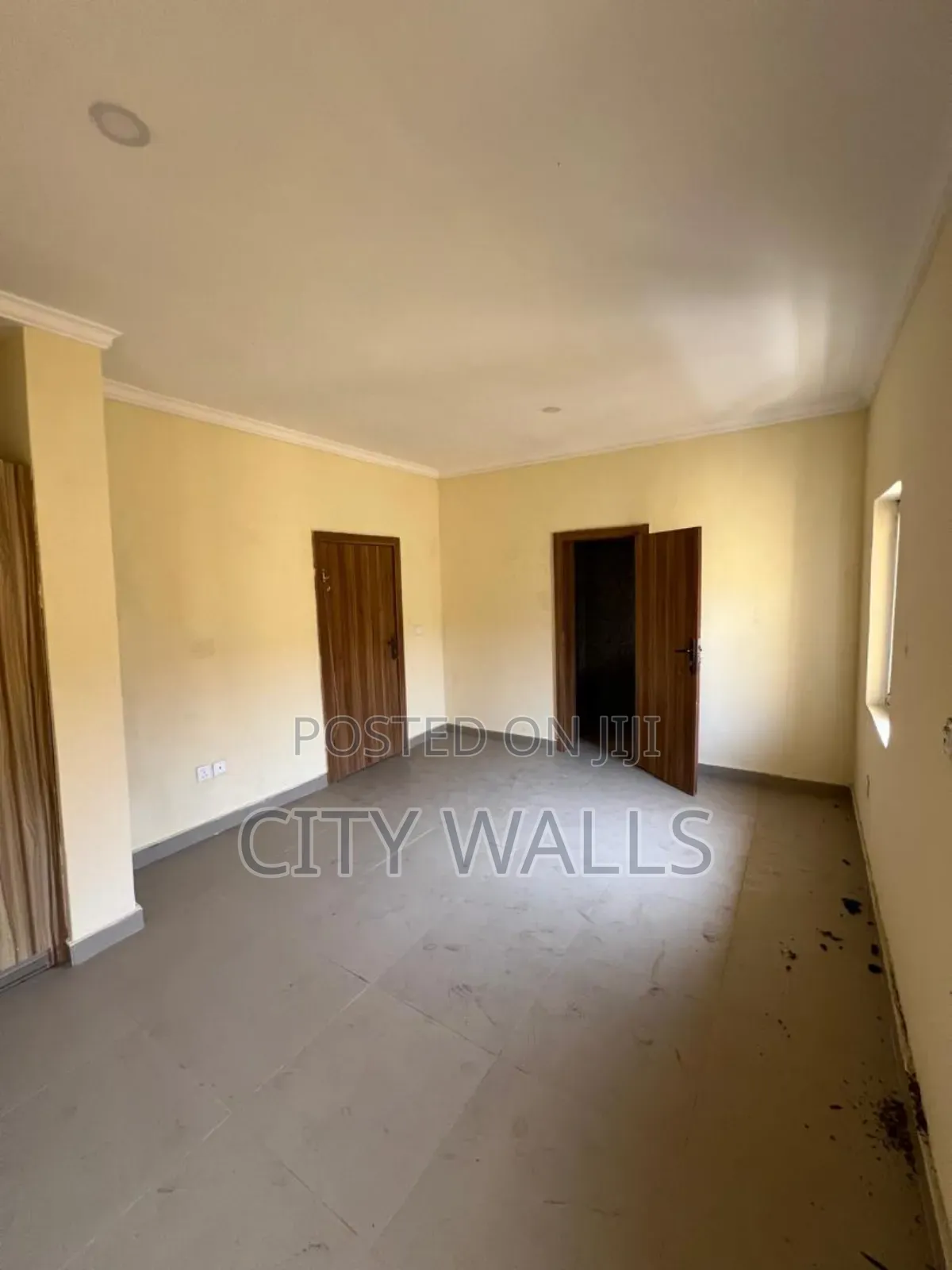 Mini Flat in Chevron for rent