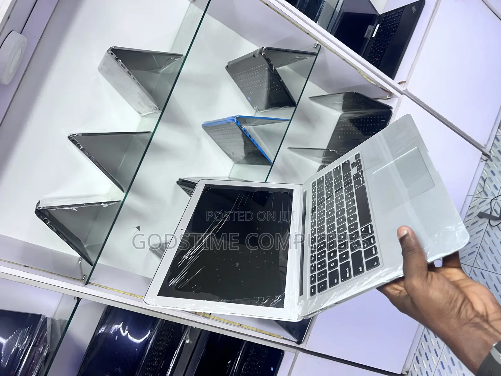 Laptop Apple MacBook Air 4GB Intel Core I5 SSD 128GB