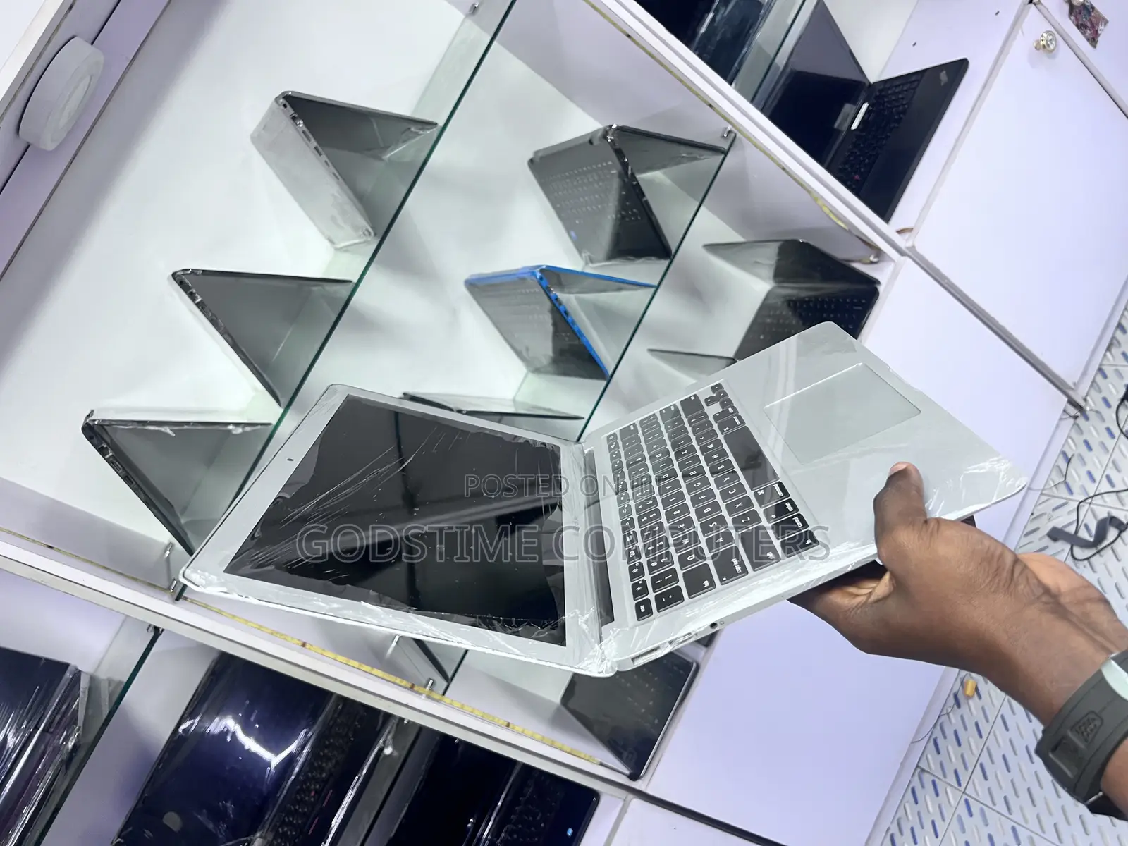 Laptop Apple MacBook Air 4GB Intel Core I5 SSD 128GB