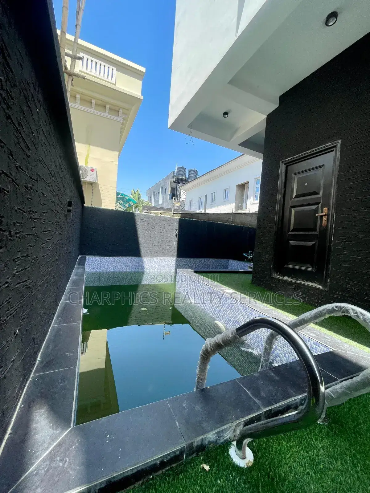 5bdrm Duplex in Lekki Phase 1 for sale