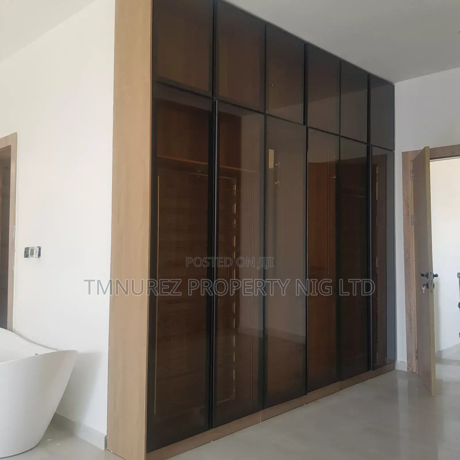 5bdrm Duplex in Osapa London, Lekki for sale