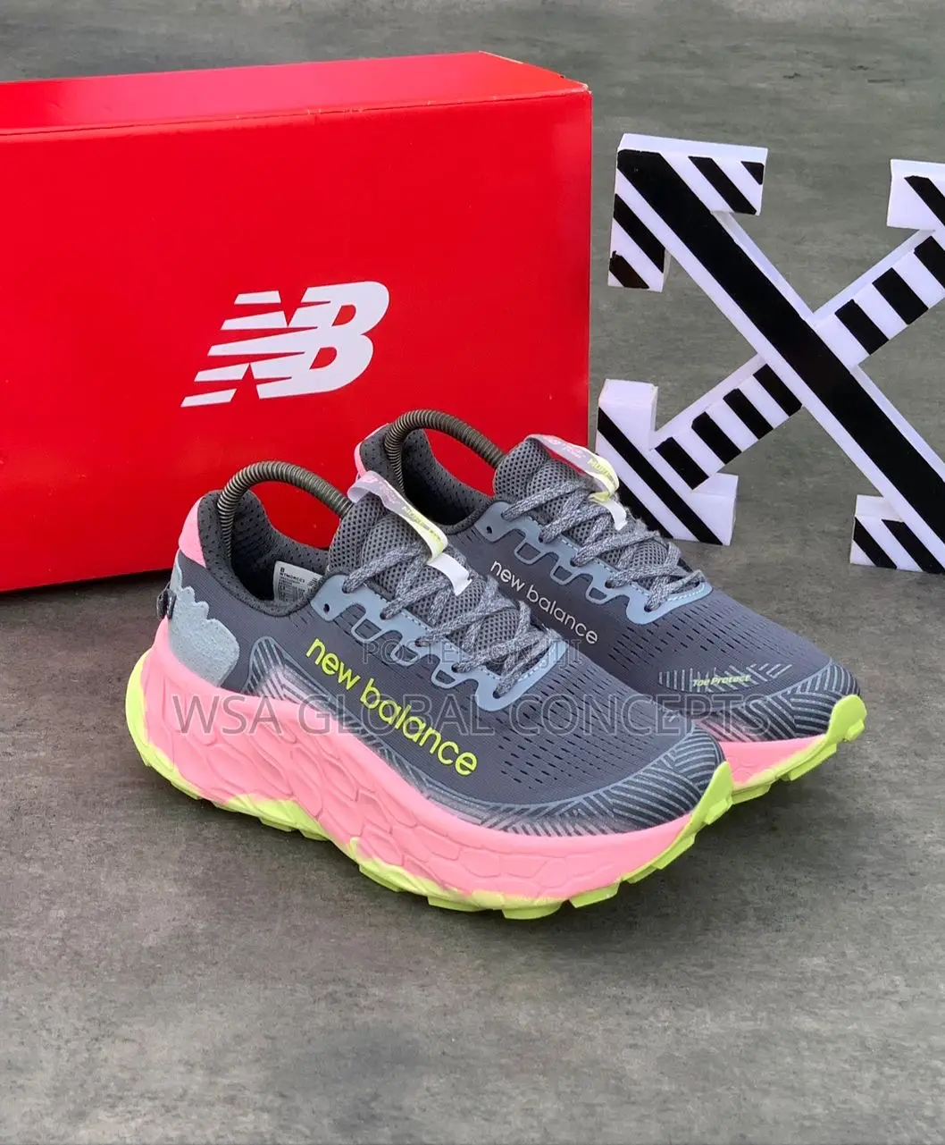 New Balance Fresh Foam More Trail V3 Pink Sole Sneakers