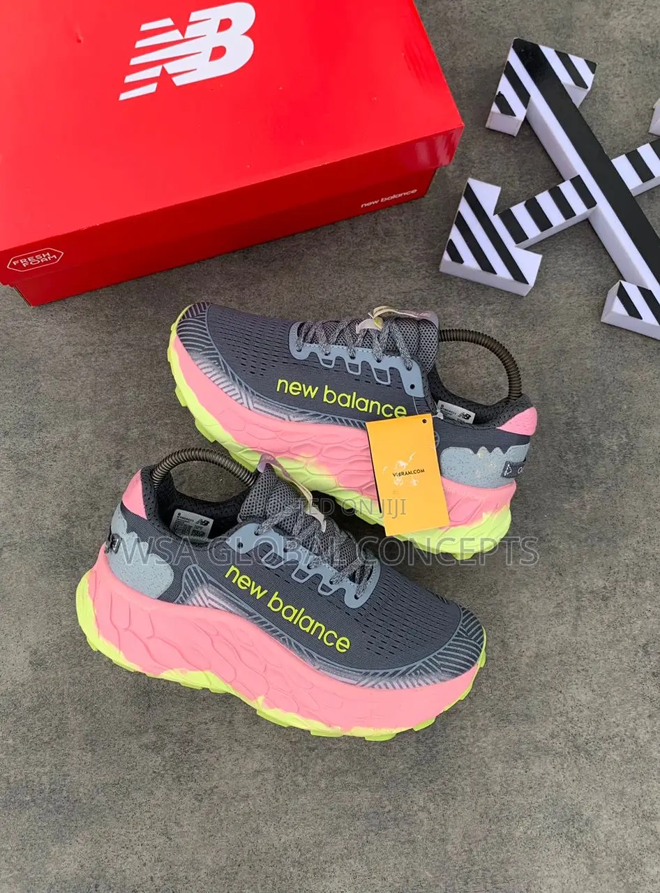 New Balance Fresh Foam More Trail V3 Pink Sole Sneakers