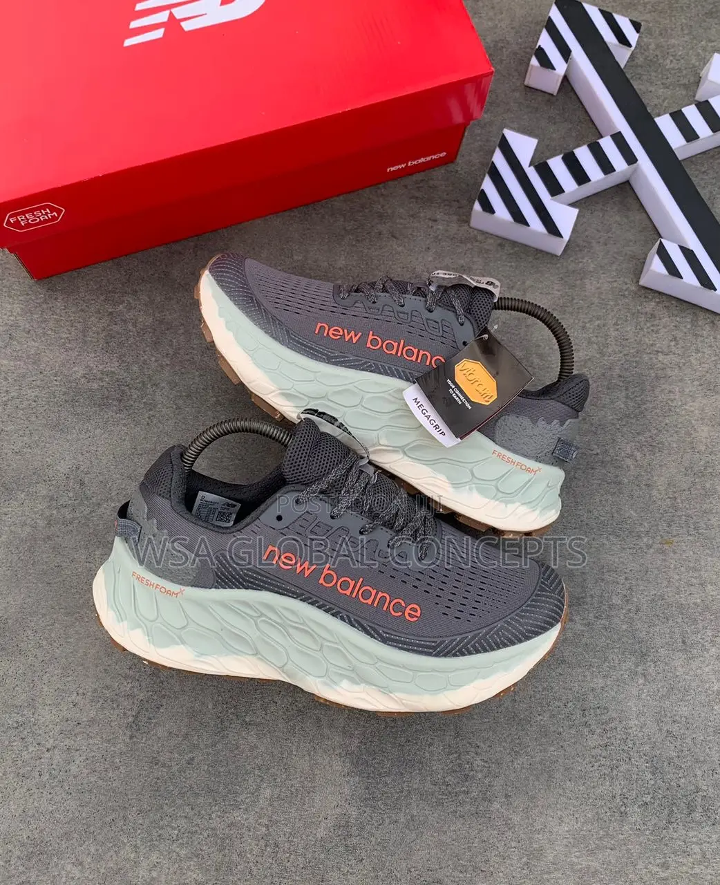 New Balance Fresh Foam More Trail V3 Interstellar Sneakers