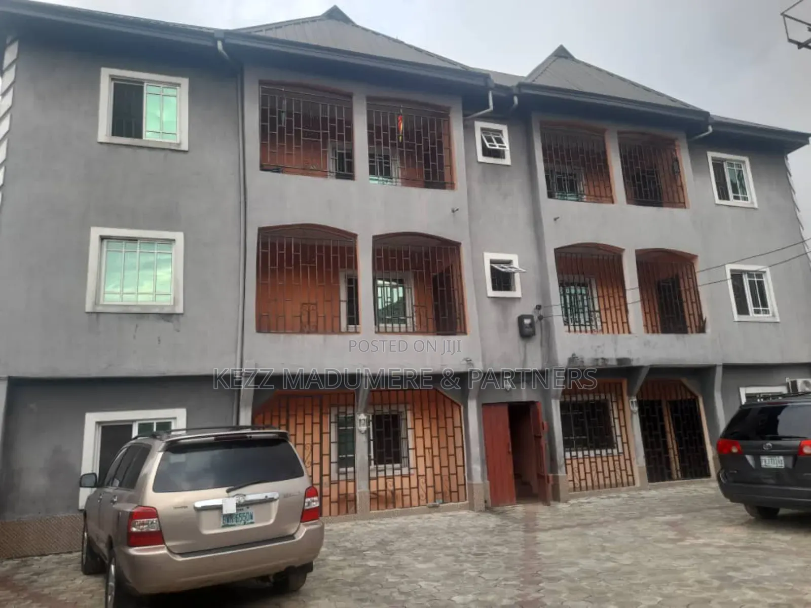 6bdrm Block of Flats in Inside An Estate,, Port-Harcourt for sale