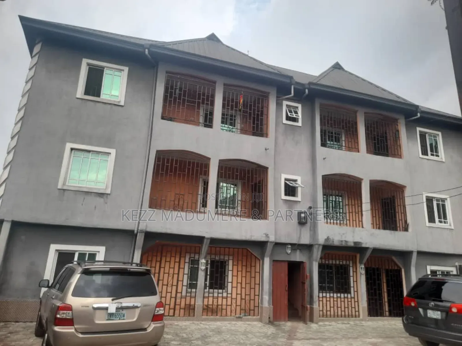6bdrm Block of Flats in Inside An Estate,, Port-Harcourt for sale