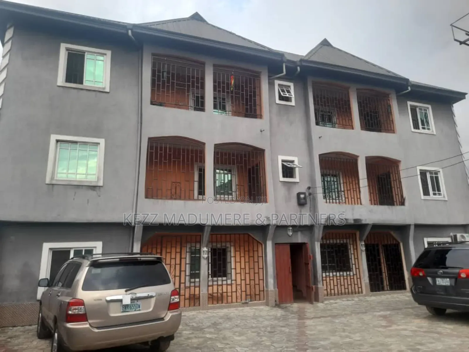 6bdrm Block of Flats in Inside An Estate,, Port-Harcourt for sale