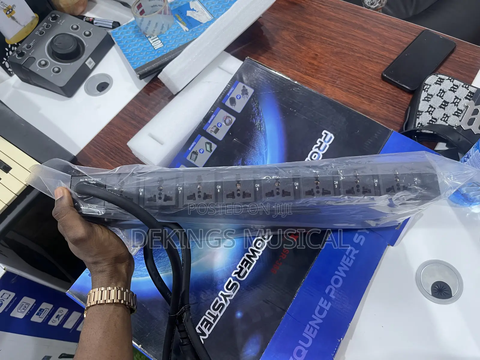 DBX Power Sequencer 8 Channels Surge Contro