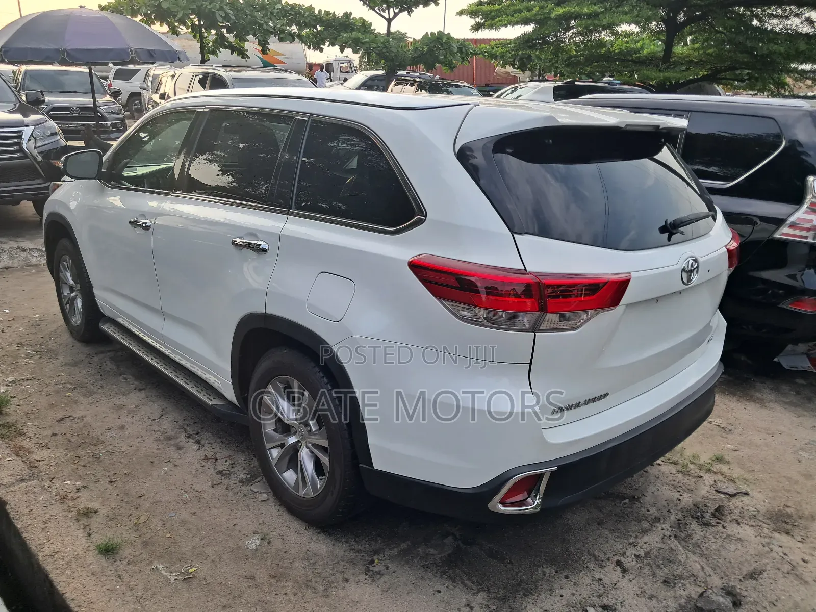 Toyota Highlander XLE 4x2 V6 (3.5L 6cyl 8A) 2017 White