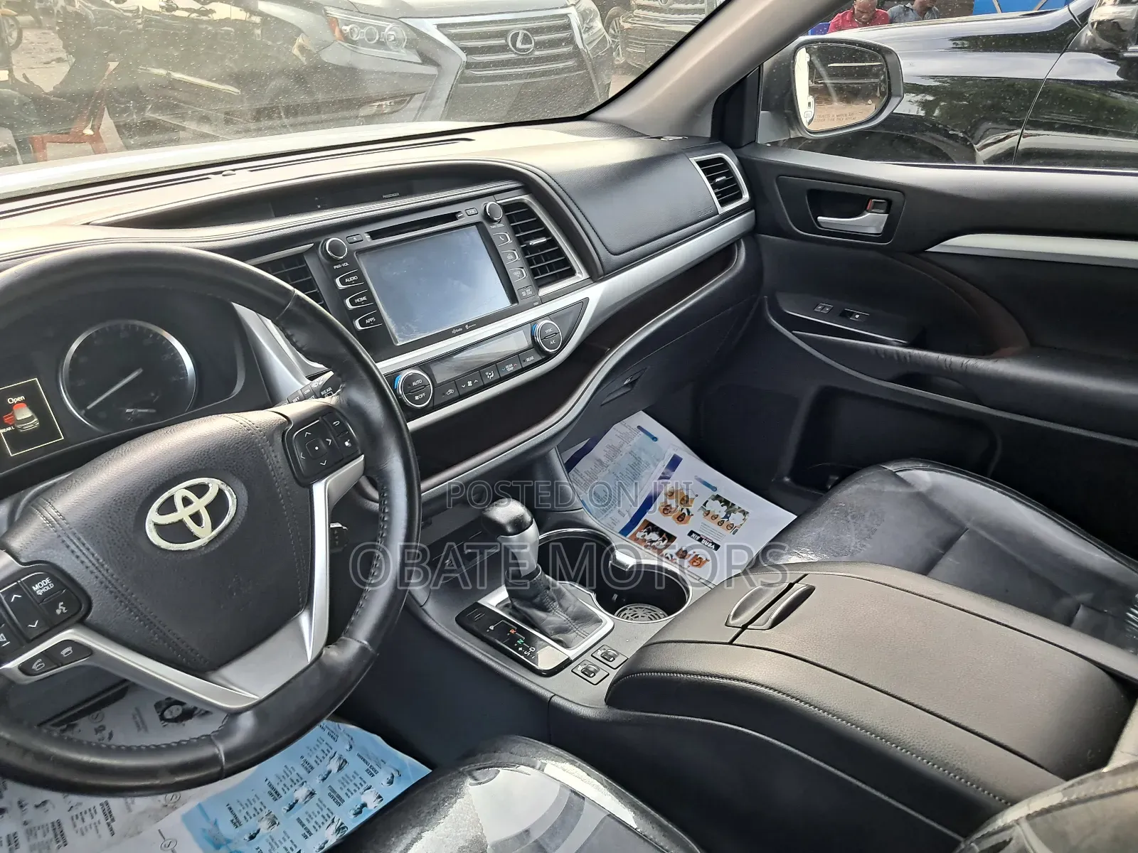 Toyota Highlander XLE 4x2 V6 (3.5L 6cyl 8A) 2017 White
