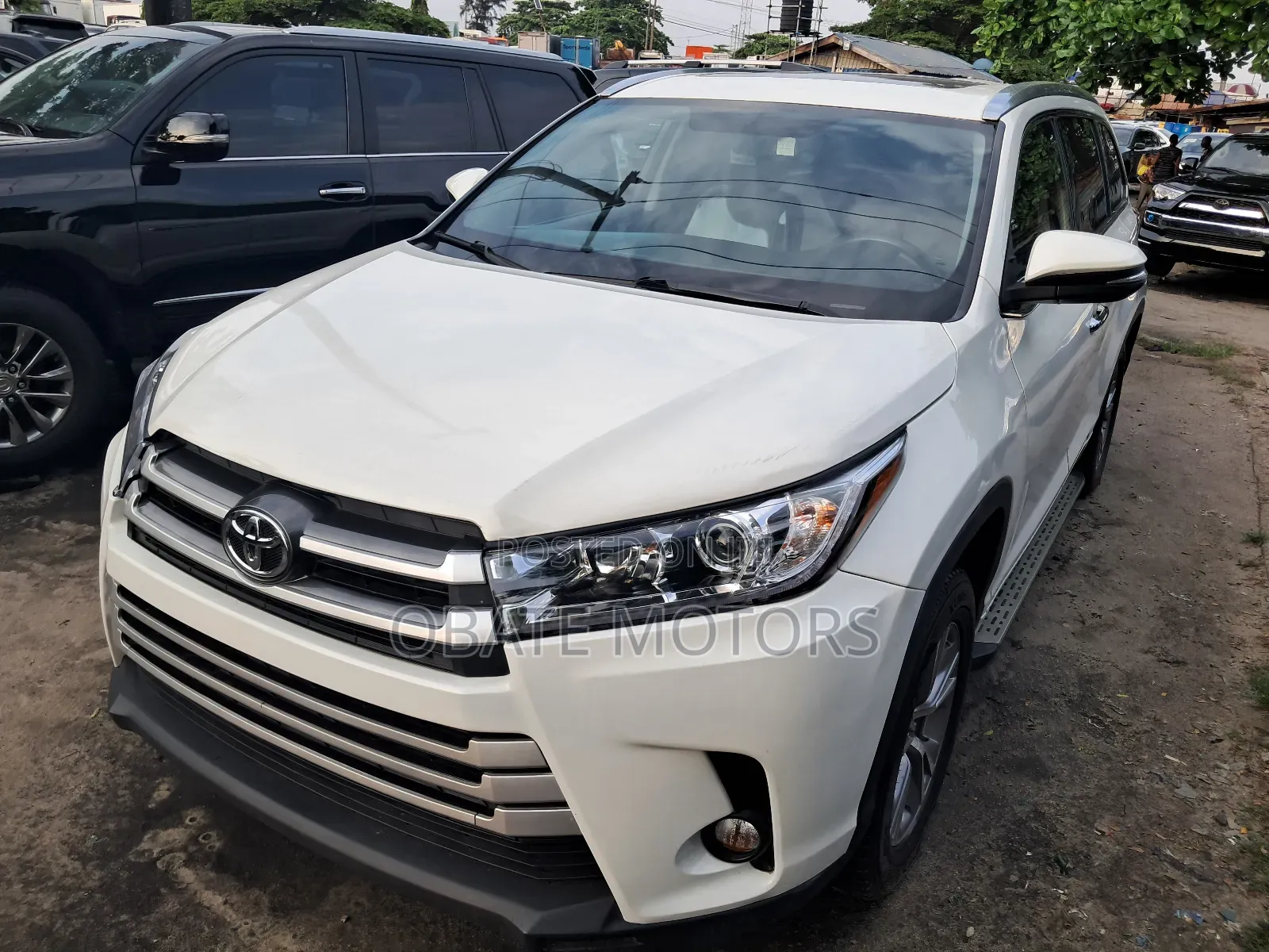 Toyota Highlander XLE 4x2 V6 (3.5L 6cyl 8A) 2017 White