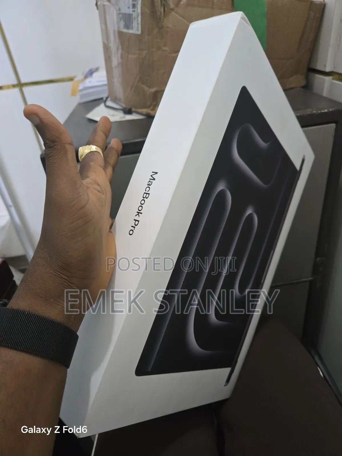 New Laptop Apple MacBook Pro 2024 M4 Max 48GB Apple M3 Max SSD 1T