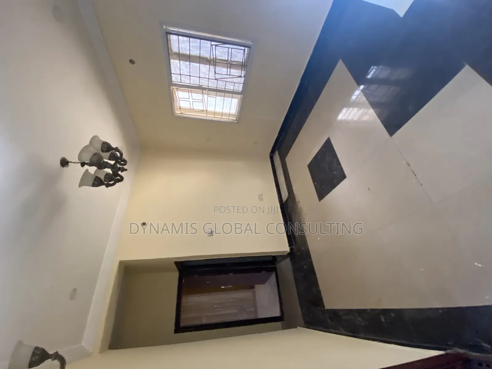 5bdrm Duplex in River Valley Estate, for sale