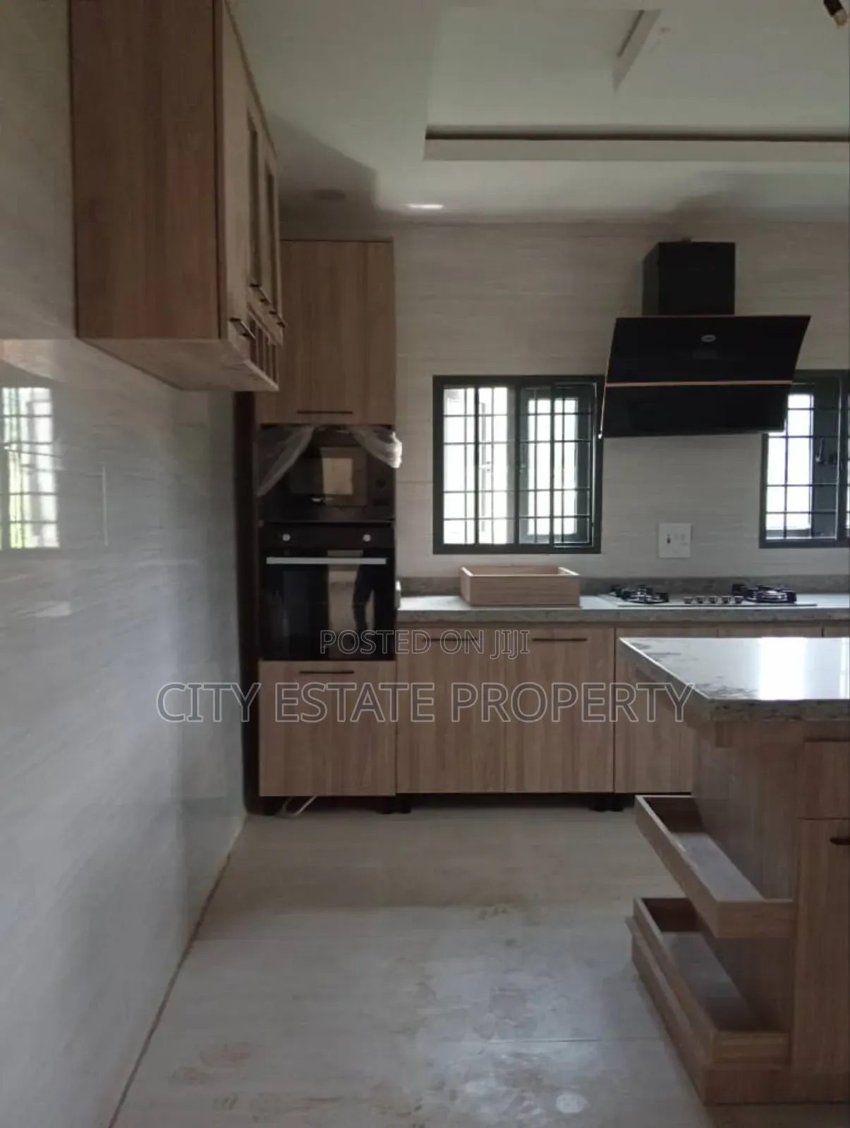 4bdrm Duplex in Life Camp for sale