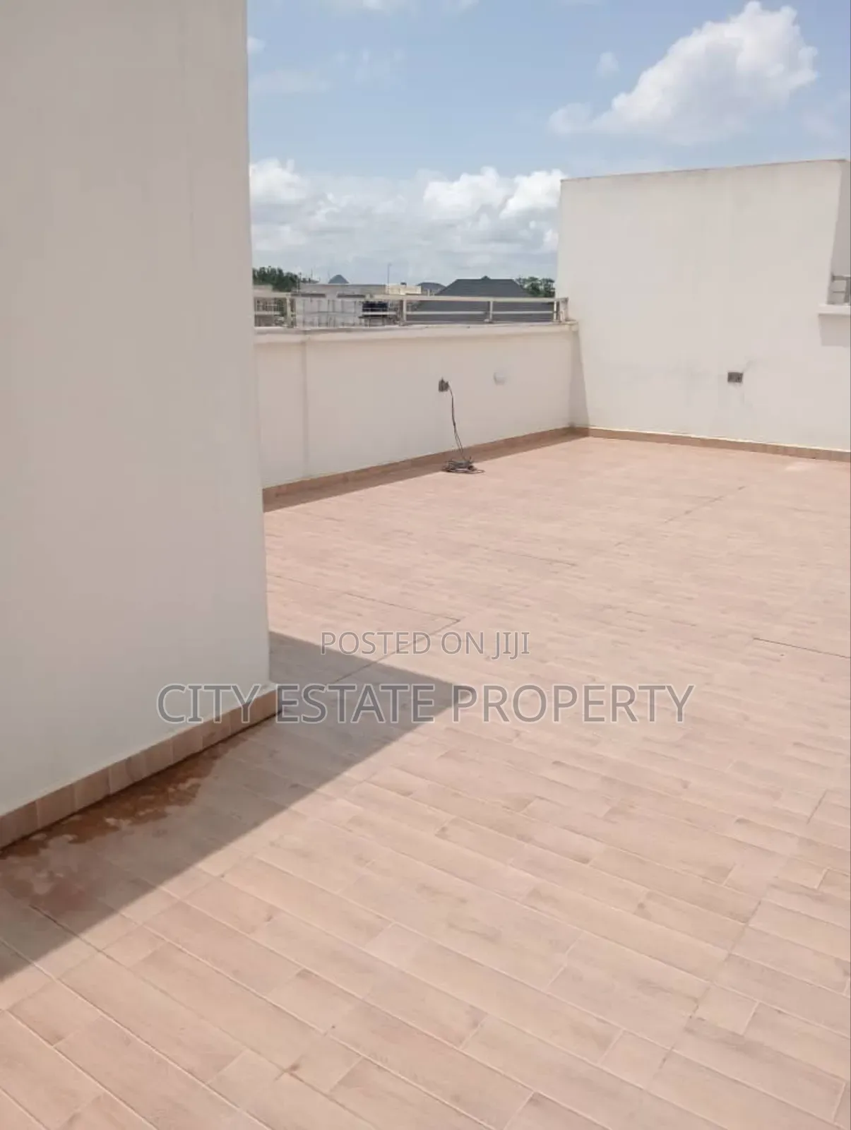 4bdrm Duplex in Life Camp for sale