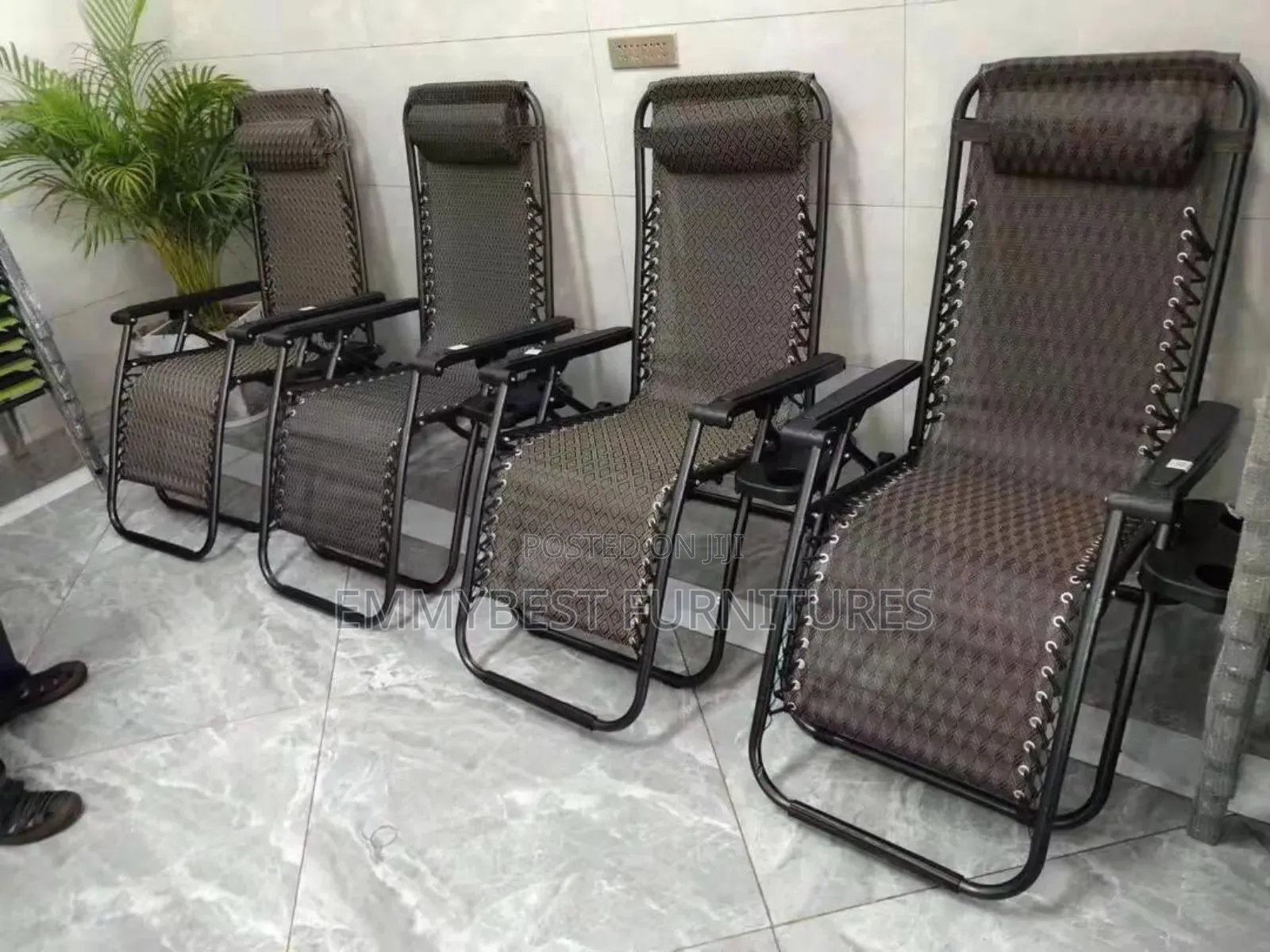Brand New Relaxing Chair, Standard Quality.