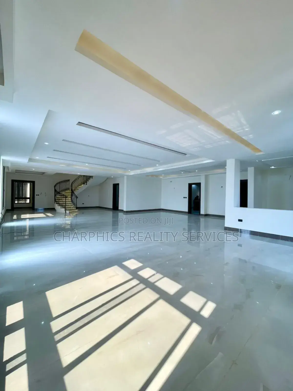5bdrm Penthouse in Ikoyi for sale