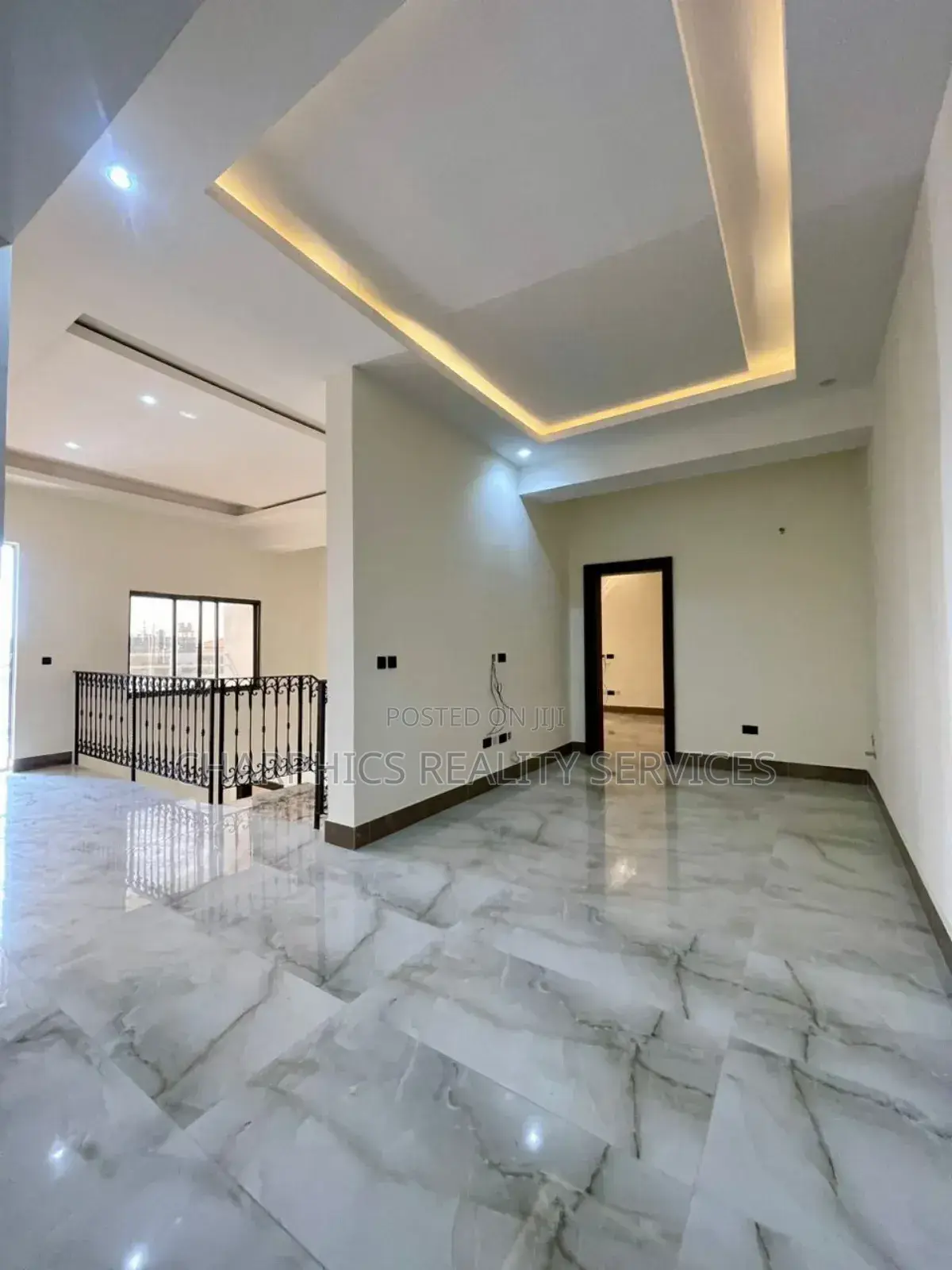 5bdrm Penthouse in Ikoyi for sale