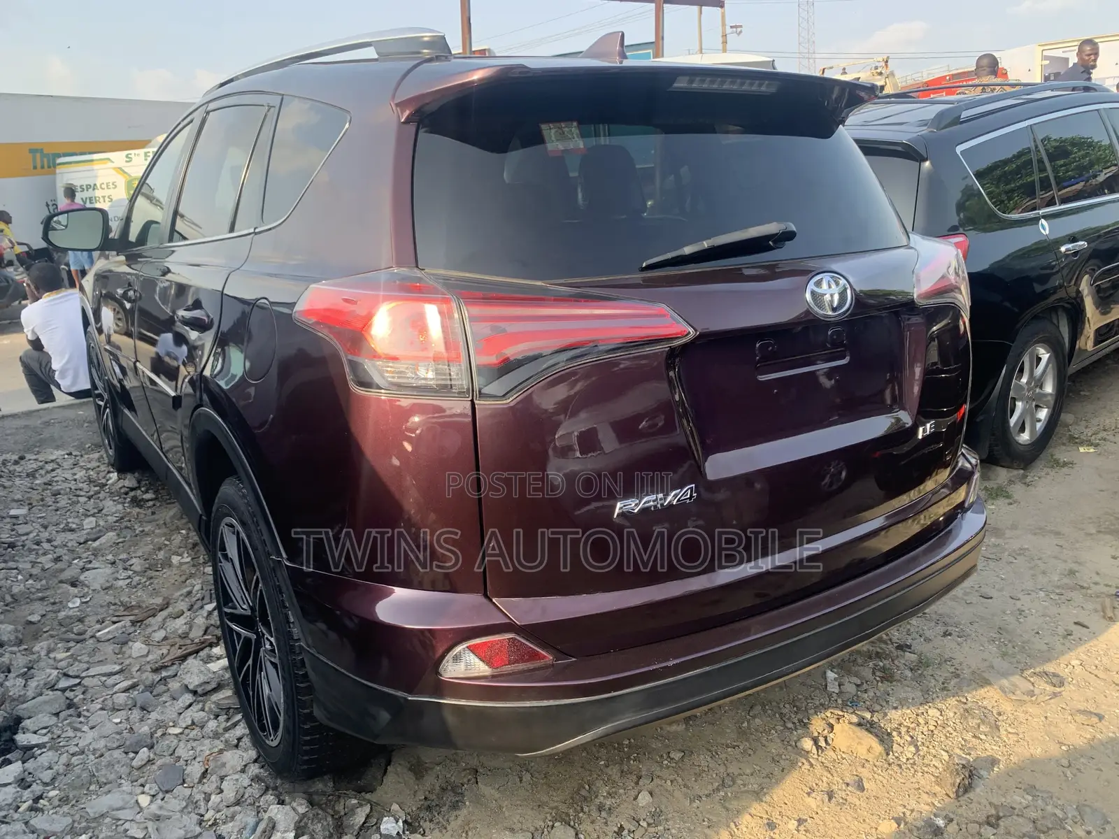 Toyota RAV4 LE AWD (2.5L 4cyl 6A) 2016 Red